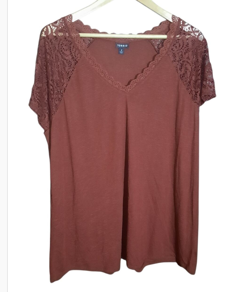 Torrid Womens Burgundy Short Knit Top Lace Shoulder And Cap Sleeve Detail Size 2